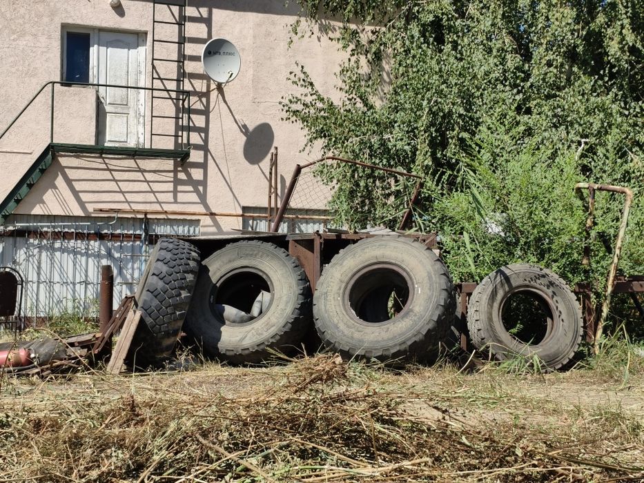 Шины 425/85R21, большие от КАМАЗа