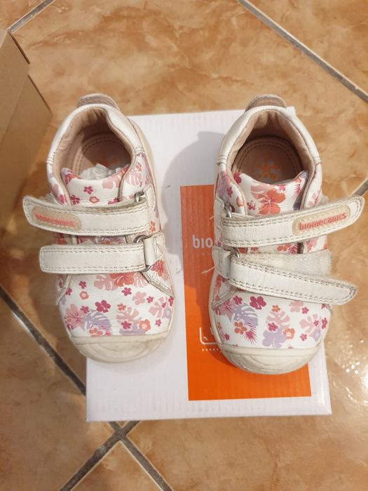 Pantofi Biomecanics 20