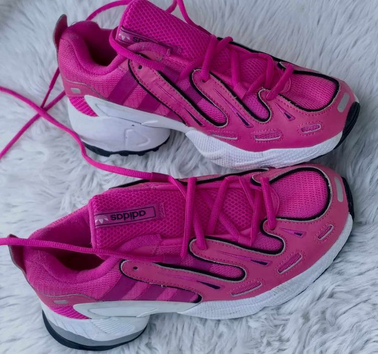 Adidas оригинални дамски сникърси 38 номер