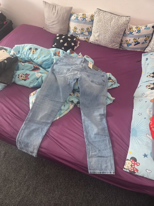 Blugii pepene jeans noi cu eticheta marimea 34 germania