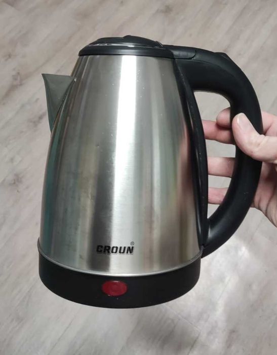 Продам эл, чайник  в упаковке