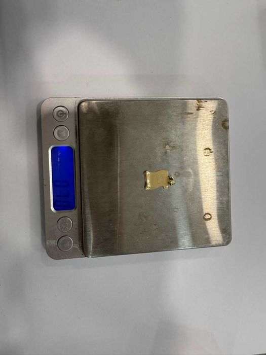 Нова златна висулка с буква „Е“ – 14К, 0.70 г