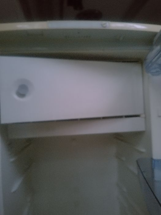 Холодильник indesito-нерабочий