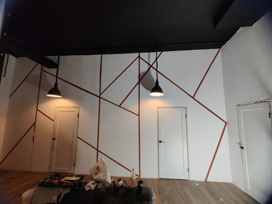 Поклейка обоев,покраска.