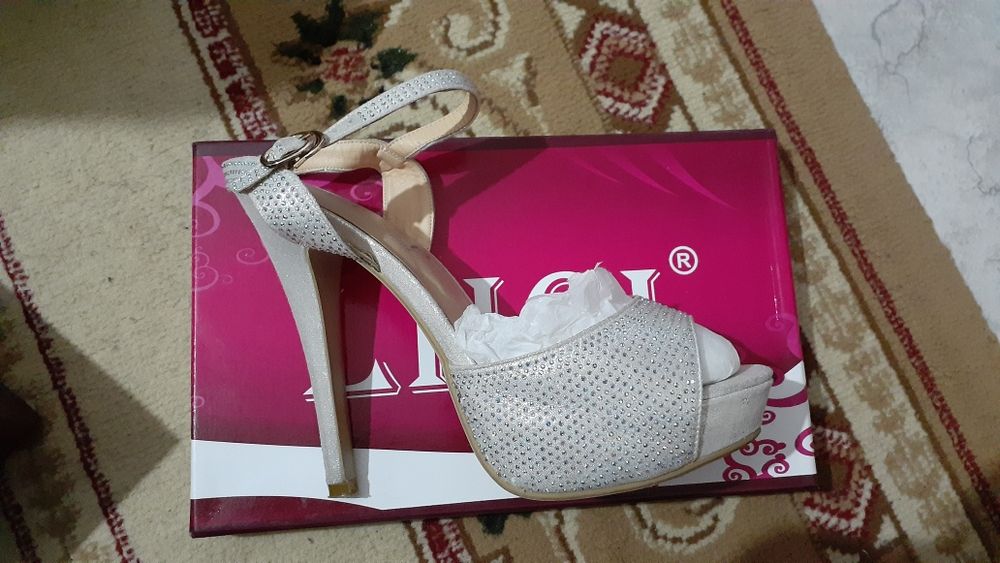 Женская обувь. Босоножка