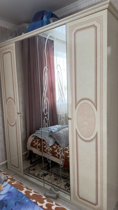 Продам спальный гарнитур