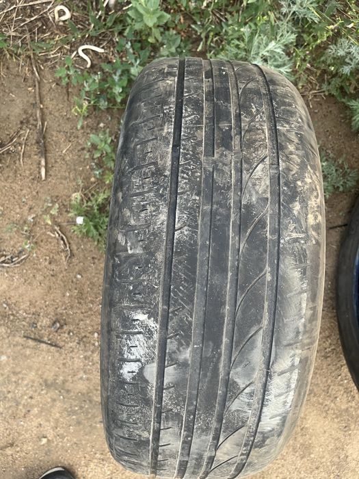 Продам пару шин 215 55 r17