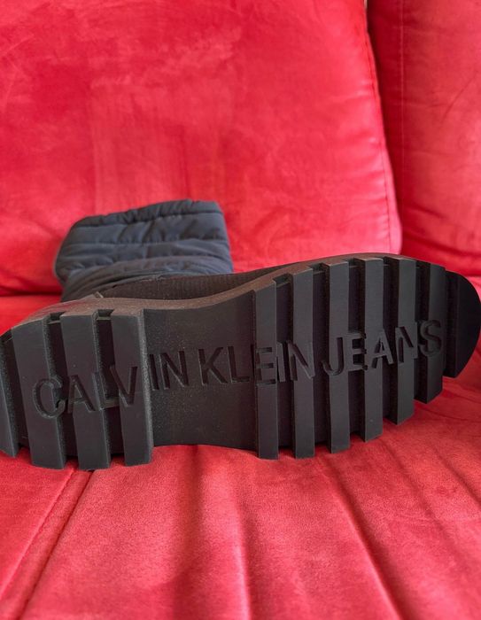 Calvin Klein Jeans- апрески, 40 номер