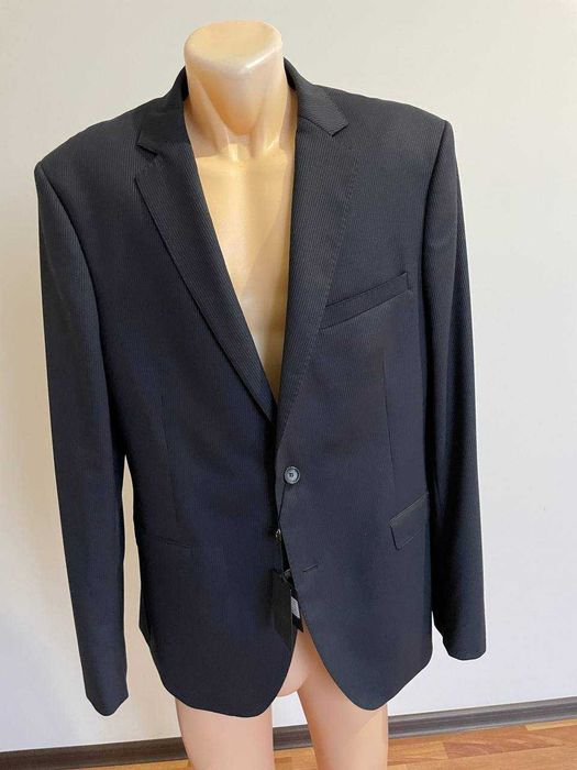 Пиджак с брюками от датского бренда Bruuns.