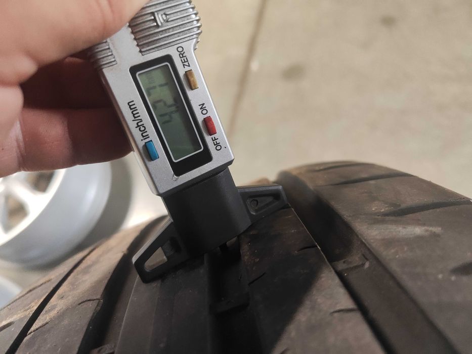 2бр. летни гуми 245/35/21 Pirelli