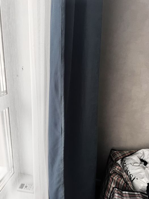 Шторы оранжевые и синие