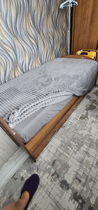 Продам кровать с ящиками