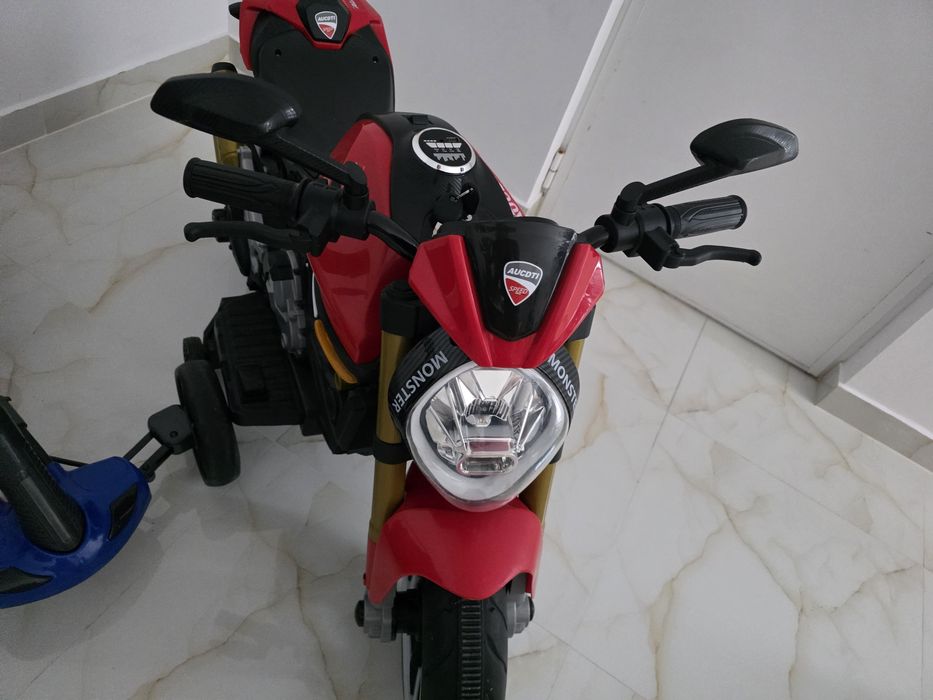 Motocicleta ,cart ,in stare perfecta de functionare