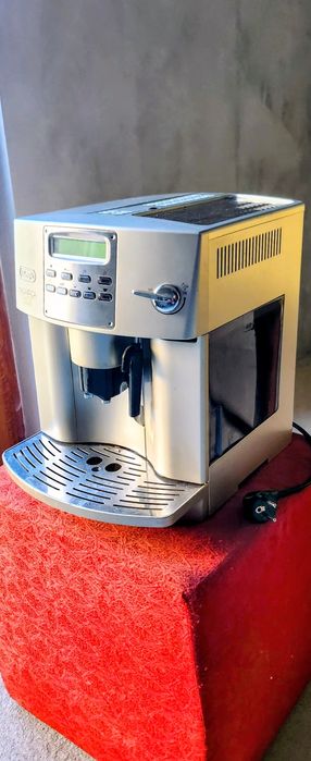 Espressor cafea Delonghi Magnifica