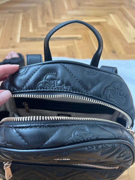 Сет Guess раница и кецове