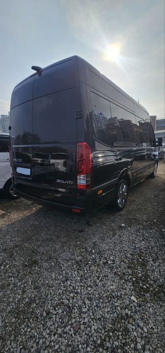 Идеальный транспорт для групповых поездок по Узбекистан Hyundai Solati