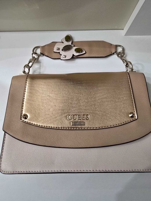 Дамска чанта Guess