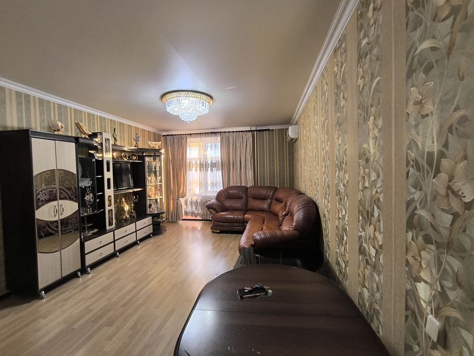 Продадим 2х комнатную квартиру на 5мкр. качественная мебель+техника бо