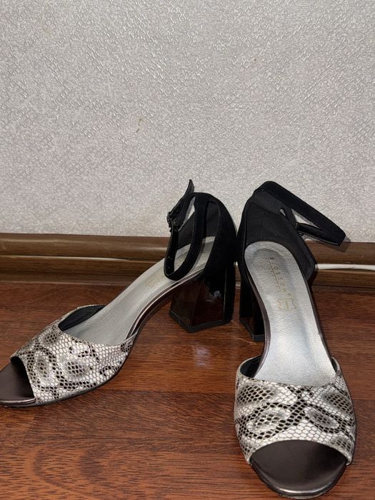 почти новые туфли и кеды