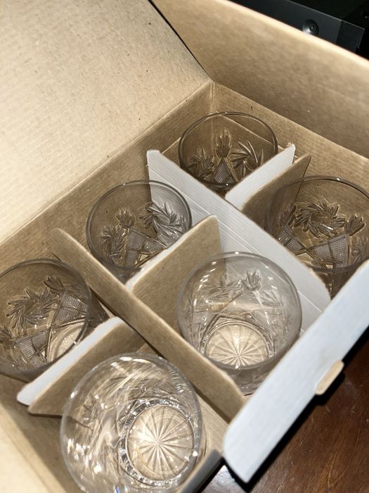 Стеклянные стаканы