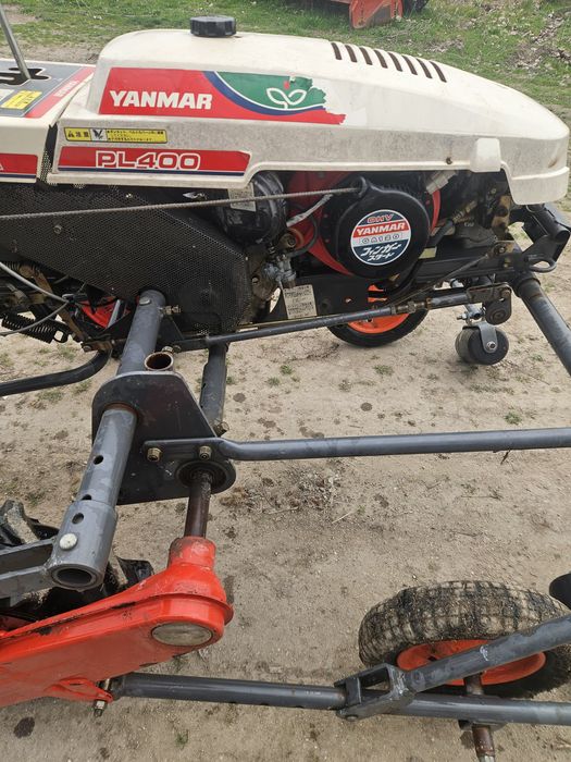 Самоходна разсадопосадъчна машина Yanmar Pl400