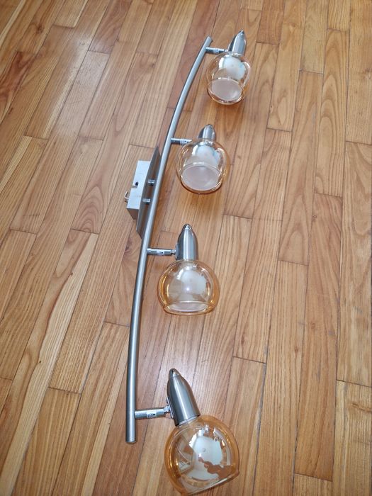 Осветително тяло тройка