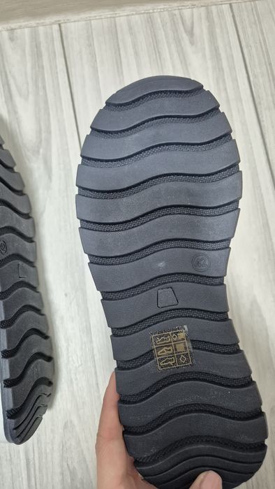 Pantofi sport noi, pentru bărbați, măsură  42