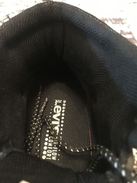 Обувь мужская levi”s черного цвета