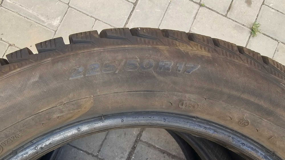 225/50/R17 шипованные Viatti