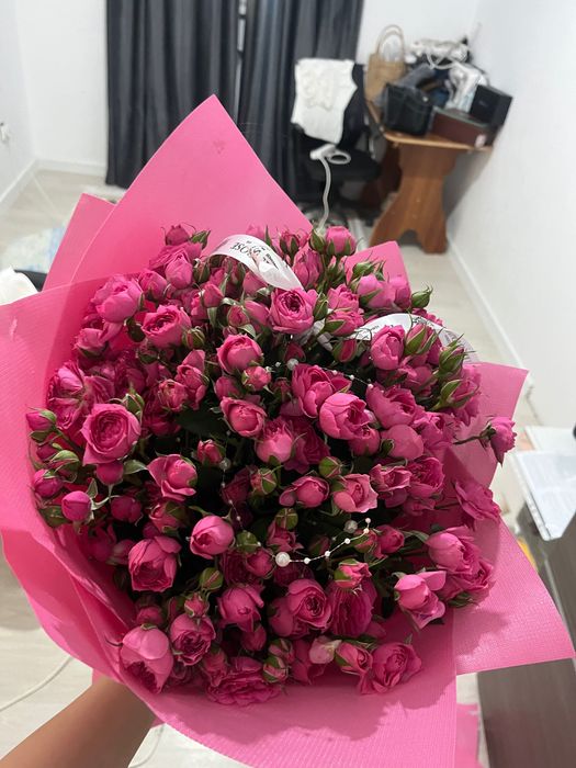Кустовые розы за 6е