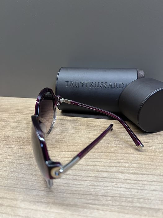 Сънчеви очила на Tru Trussardi