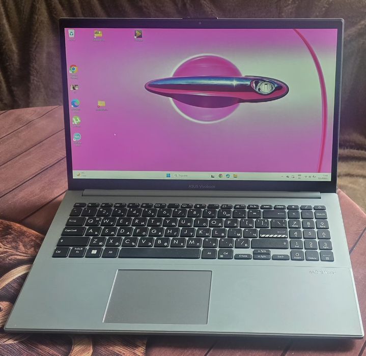 Asus Vivobook 15'  E1504F