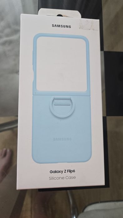 Продам оригинальные чехлы Samsung для Galaxy Z Flip6.