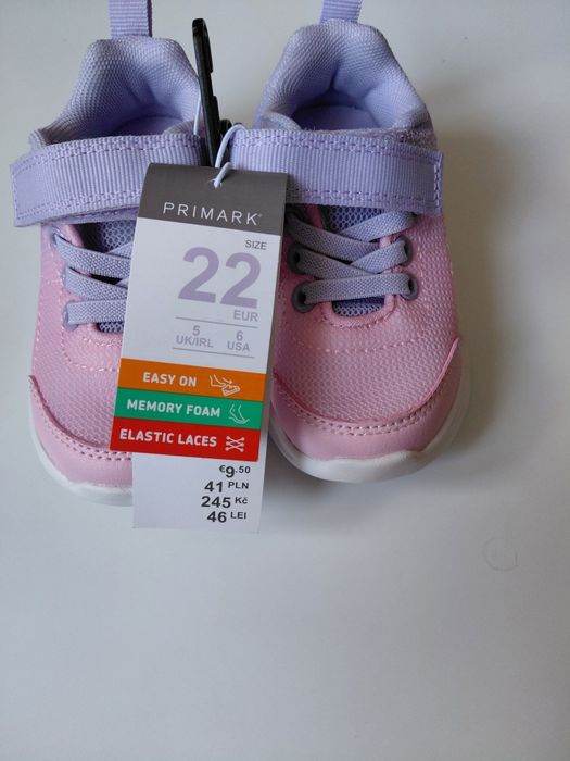 Adidasi NOI cu arici, cu etichetă pentru fete masura 22, Primark