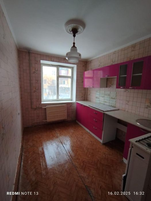 продам квартиру .