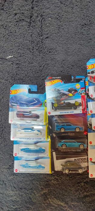 machete Hot Wheels, mașinuțe la scară 1:64