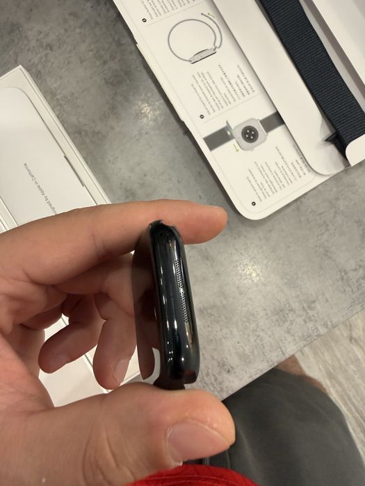 Продавам Apple Watch Series 10 (46 mm), цвят Jet Black + 2 години гаранция