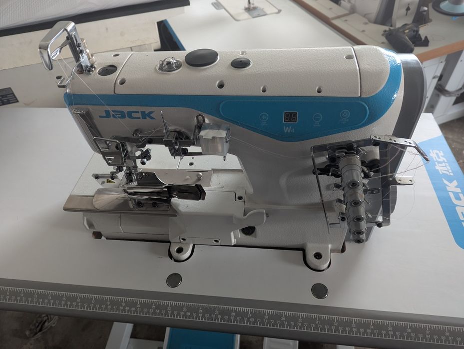Masina de cusut uberdeck Jack W4-D-01GBX364