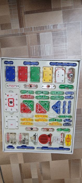 Эл. Конструктор "Знаток"