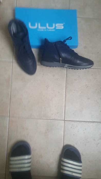 Продавам евтино неупотребявани дамски обувки,ботуши и маратонки