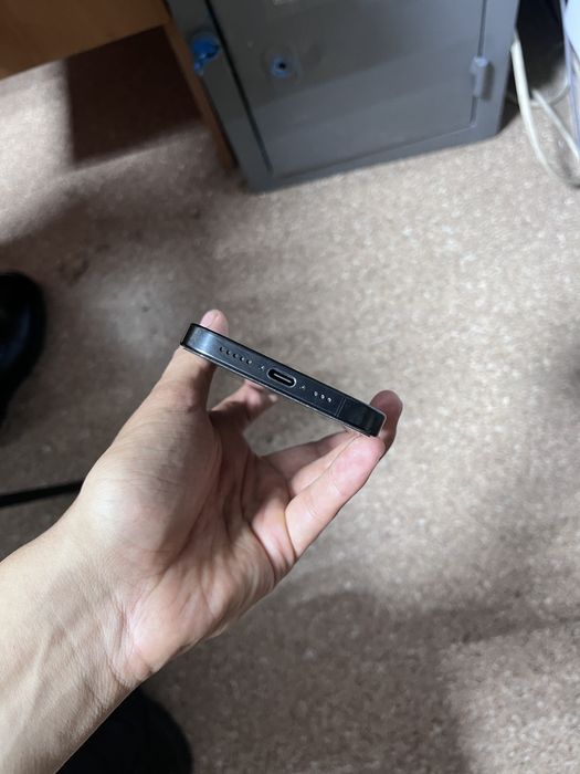 Продам iphone 15 pro 256gb