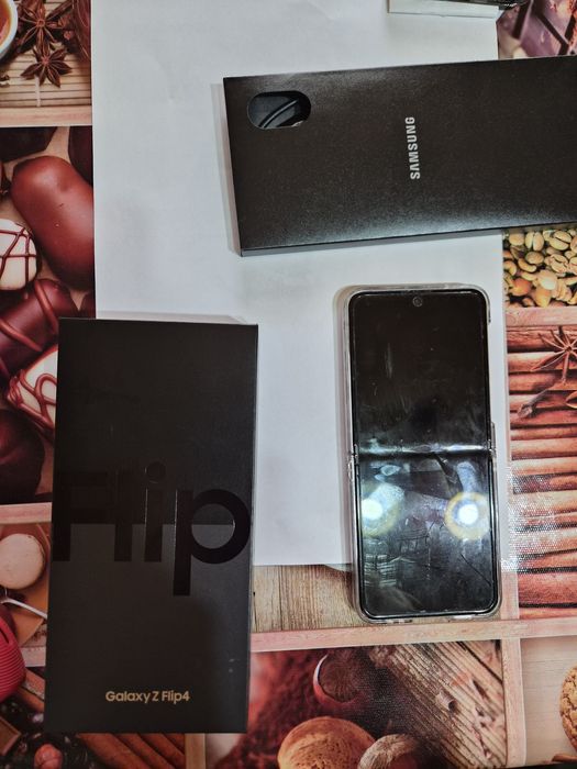 Samsung Z Flip 4 Gold 256GB