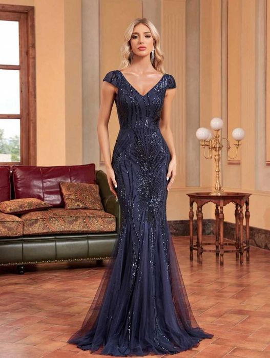 Продавам нова елегантна рокля.