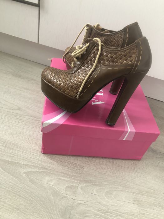 Продам осенние ботильоны.