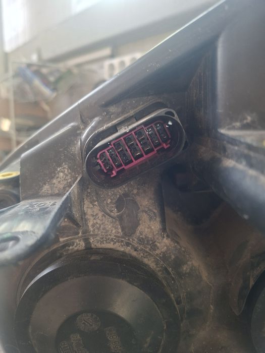 ФОРД Галакси Продавам фарове за Форд галакси след 2006г не са ксеноно