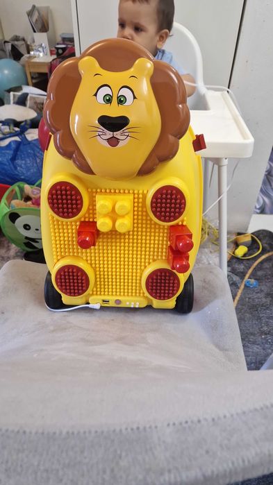 Troler copii leu cu microfon
