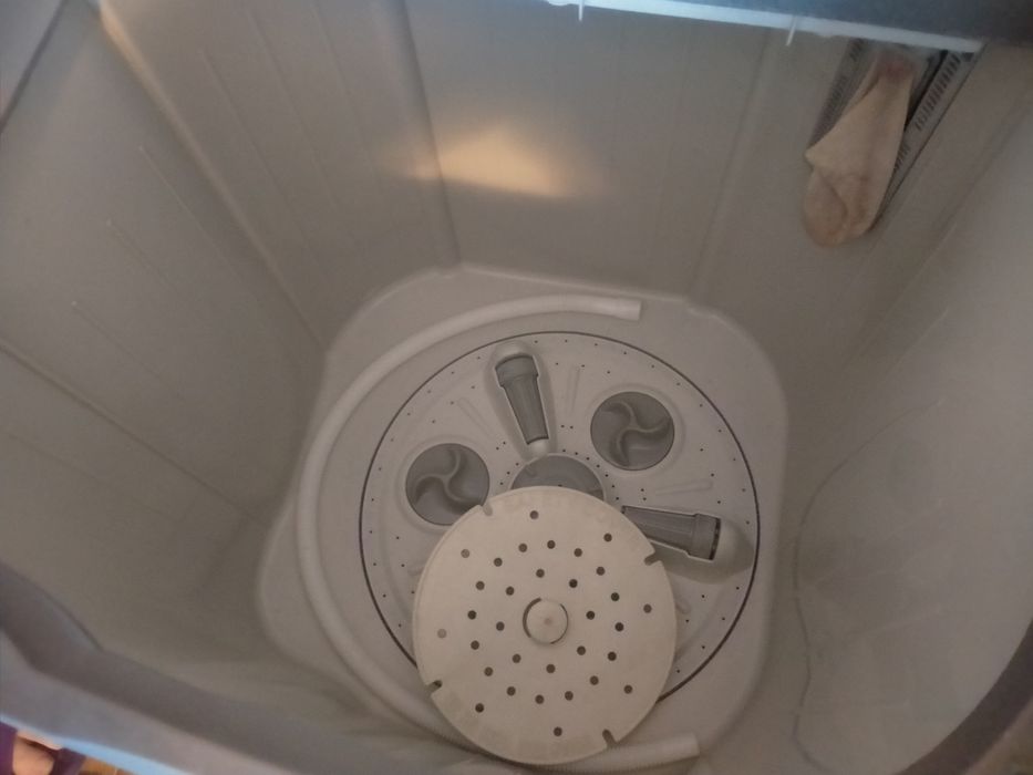 Продаю машинку полу автомат.