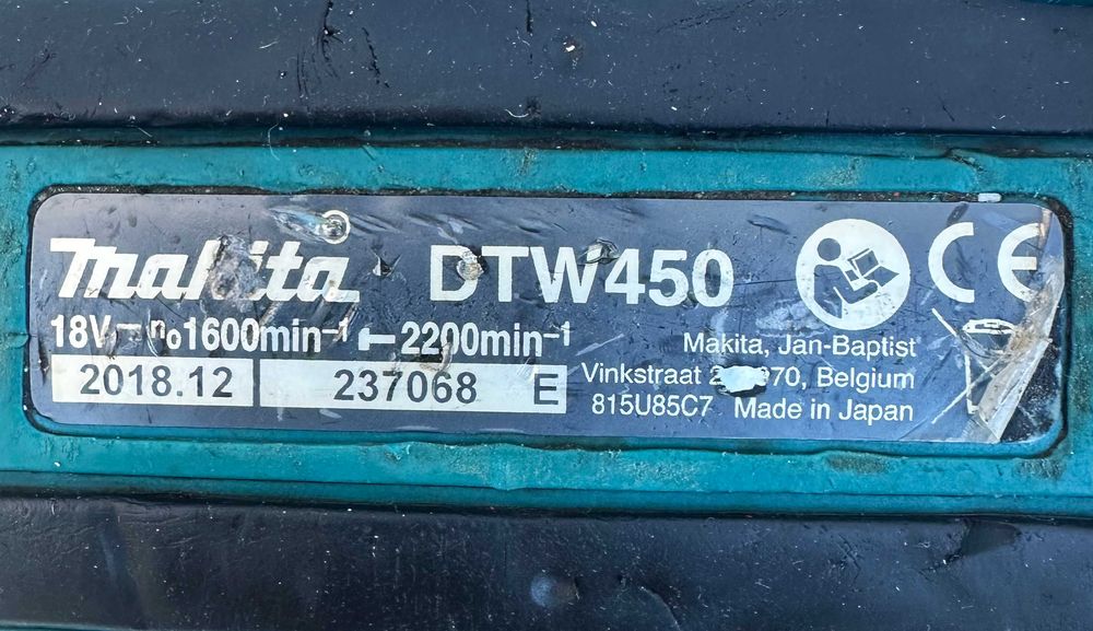 Makita DTW450 - Акумулаторен гайковерт 1/2'' 2x18V 5.0Ah