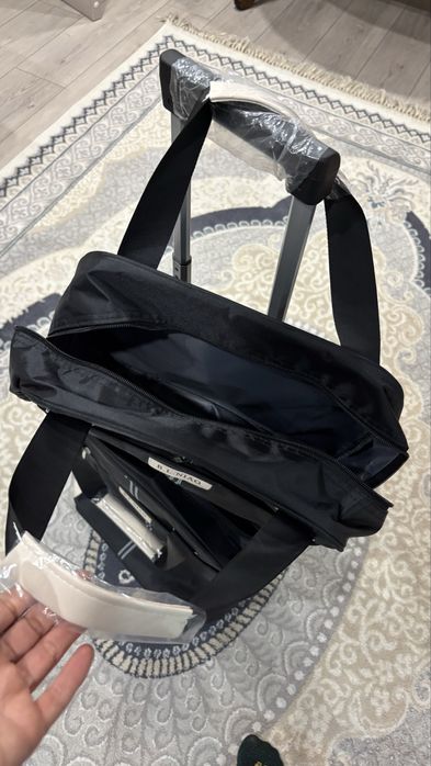 Продам чемодан двойка