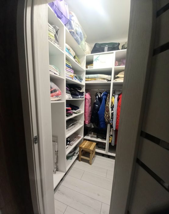 Продаётся евро3х кв Байтурсынова 70/1